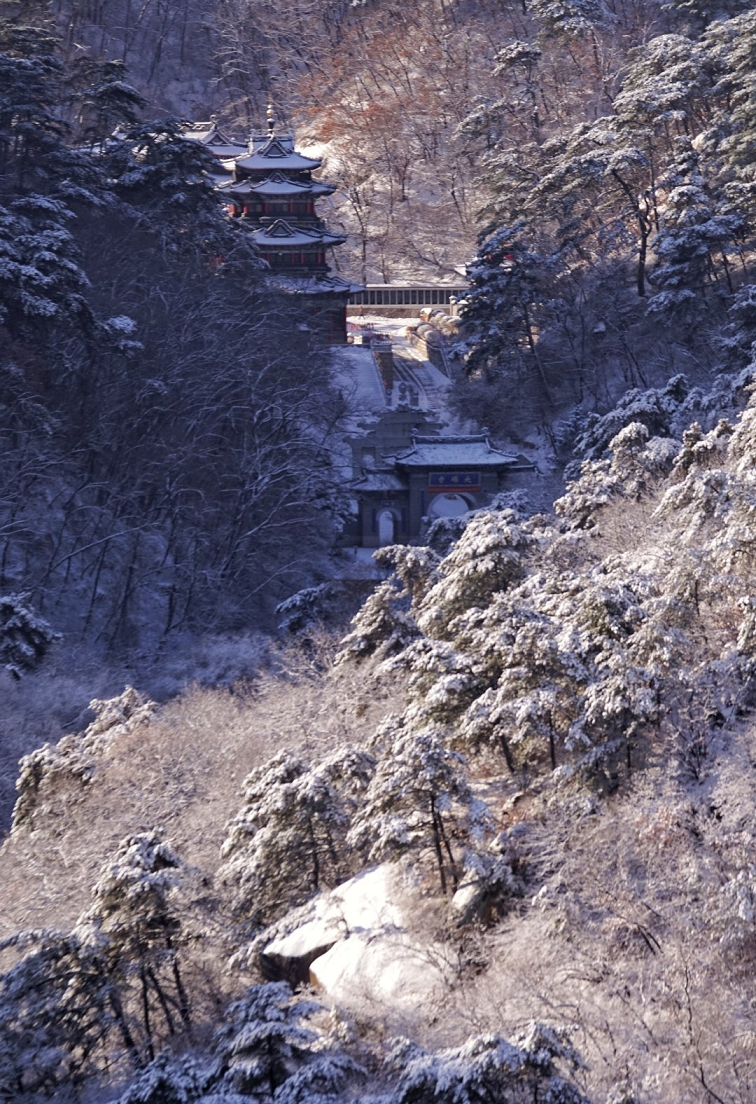 辽宁鞍山:诗意千山 因雪惊艳