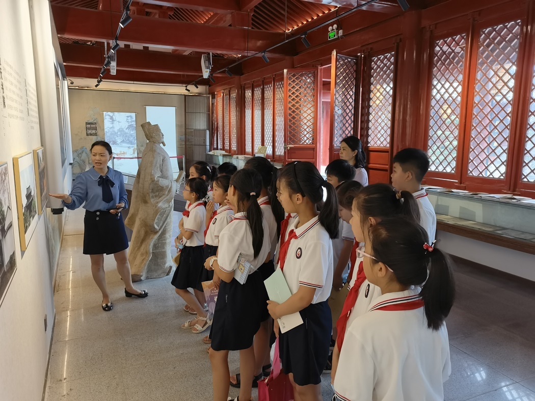 首頁>雲上河南>正文>滑縣道口鎮實驗小學師生在縣歐陽書院研學 張瑞平